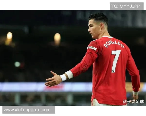 足球明星生活照背后的真实故事与魅力展现